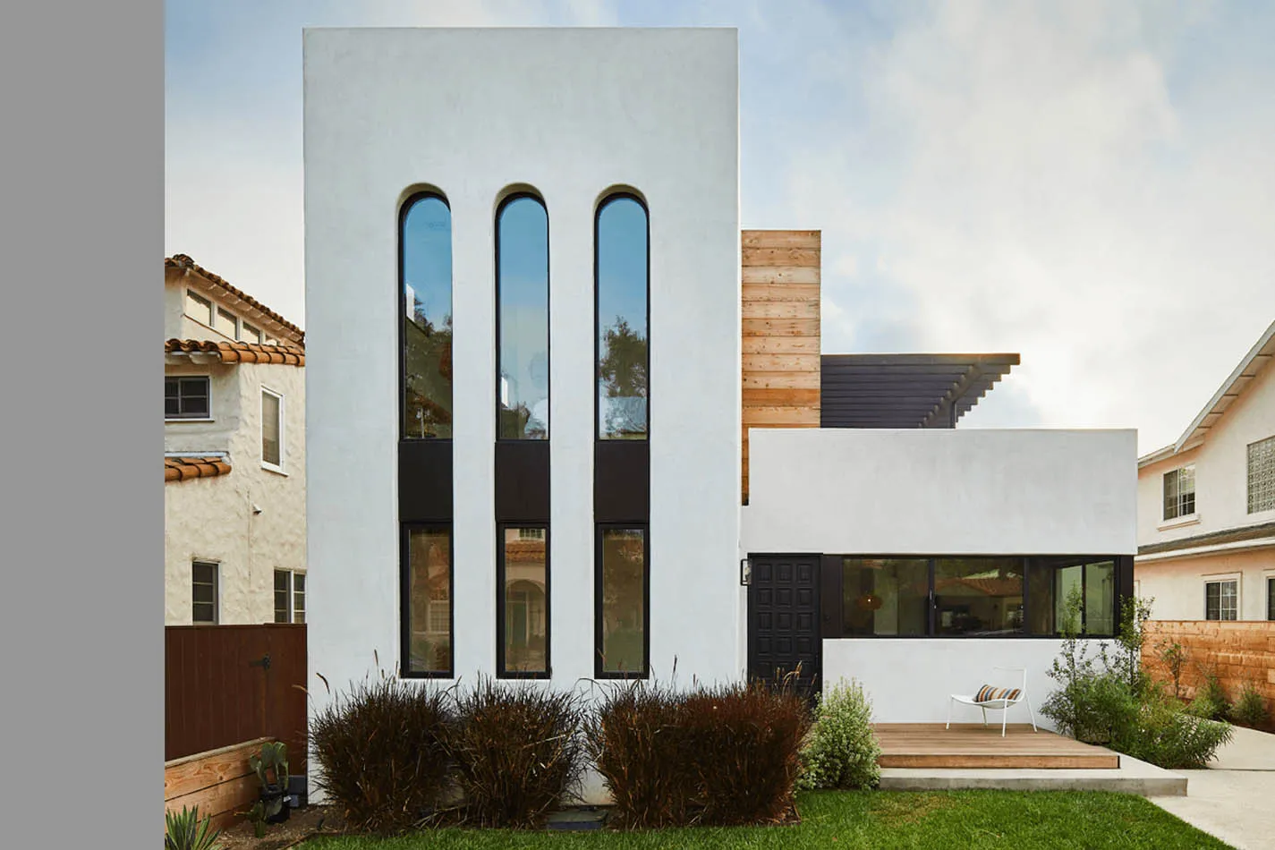 galeria_0009_69496b63b03819646671b0bf_moore front-small HMLA-p-1600